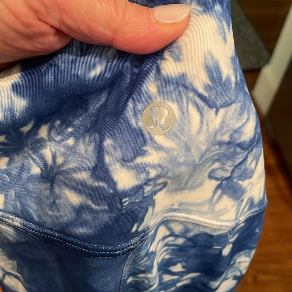 Lululemon Wunder Under leggings in Shibori print sz 4 - Picture 7 of 8